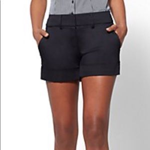 New York & Co signature shorts